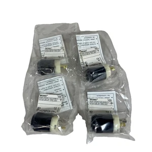 Lot of 4 Midget Locking Plug, Ml1-15P, 15 A, 125V Ac, Single Phase, 2 Pole - NIB - Picture 1 of 4