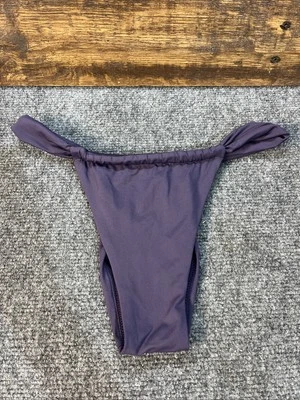 Nuevo con etiquetas Pantalones de bikini Zara Cortina Cuerda Traje de baño Púrpura Talla Pequeña Foto 1 de 4