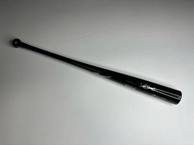 Ichiro Suzuki Signed Commemorative 3000 Hit Bat Marlins PSA AH36068 - Image 1 of 3