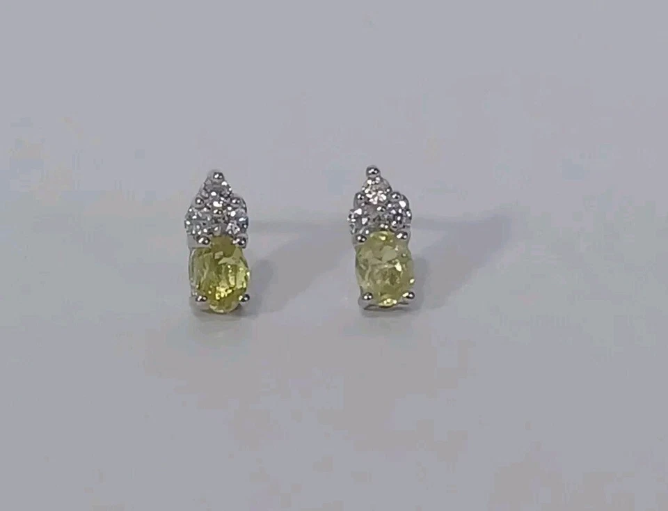 Premium Chysoberyl & White Zircon Earrings In Platinum O/SS 0.50 Ctw Foto 1 de 1