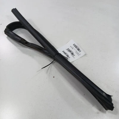 Sello de ventana de vidrio para puerta trasera izquierda Nissan Altima 2017 2016 Foto 1 de 4