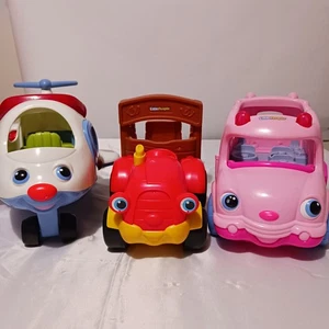 Fisher Price Little People Flugzeug Lil Movers Schulbus und Abschlepp- und Zugtraktor... - Bild 1 von 13