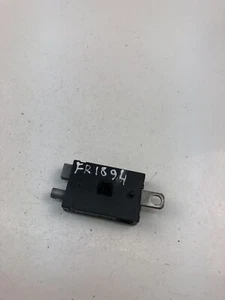 VOLVO V40 Hatchback Antenna Amplifier P30761696 2014 24704389 - Picture 1 of 4