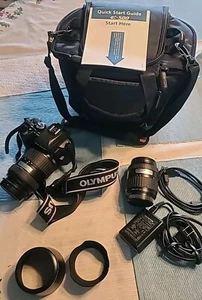 Olympus E-500 Camera W/ Olympus Digital 40-150mm + 14-45mm Lens & Accessories - Picture 1 of 8