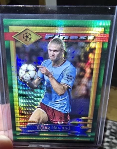 2022/23 Topps Finest Flashbacks UEFA Erling  Haaland Refractor #d 16/35 - Bild 1 von 2