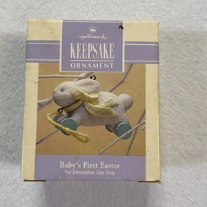 Vintage Hallmark Andenken Babys erste Ostern 1993 Ornament Hase Kaninchen Deko - Bild 1 von 10
