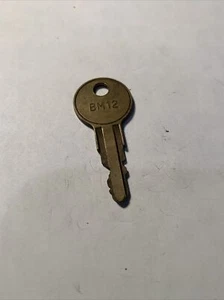 BM12 key only gumball, candy, nut, toy vending machine - Picture 1 of 2