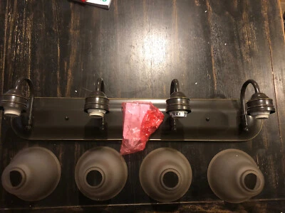 Tocador de baño Sea Gull Lighting 44853-782 Gladstone 4 luces reliquia bronce Foto 1 de 4