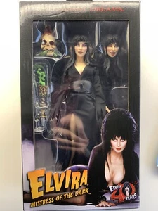 NECA Elvira Mistress of the Dark Unpleasant Dreams Figur mit Zubehör NEU - Bild 1 von 1