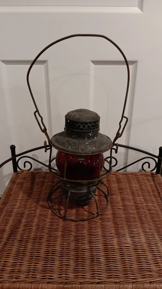 1925 ARMSPEAR MFG CO NEW YORK SAL RR lantern (Red Glass) Metal Antique Vintage - Image 1 of 1