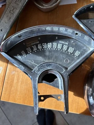 Velocímetro Chevrolet 1955-1956 original vintage para coche de transmisión estándar. Foto 1 de 4