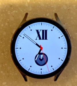 Samsung Galaxy Watch 7 44mm GPS + WiFi + Bluetooth Silver Green L310 - Excellent - Picture 1 of 7