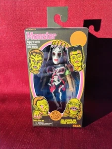 NECA Ben Cooper Monster Series VAMPIRE GIRL Brilla en la Oscuridad NUEVO - Imagen 1 de 8