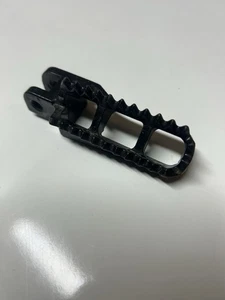 Suzuki RM PE DR TS 79-89 Left hand footpeg 4356140401019 genuine - Picture 1 of 10