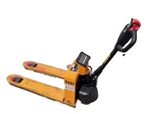 2.0t ELECTRIC PALLET JACK WITH DIGITAL SCALES-ONLY 6 MONTHS OLD - Picture 1 of 5