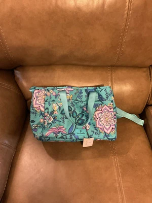 VERA BRADLEY "PEACOCK GARDEN” LIGHTEN UP EVERYTHING ORGANIZER (NWT) - Image 1 of 4