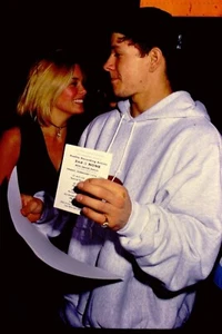 MARKY MARK & NICOLE EGGERT 1993 - 35mm Dia  - Bild 1 von 1