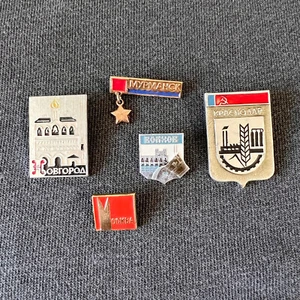 5x Soviet Cities Patriotic Enamel Pins Badges USSR Lapel Pins Moscow Krasnodar - Picture 1 of 7