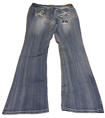 Wallflower女式牛仔裤13 The Lucious Curvey Fit蓝色刺绣 — 第 1/4 张图片