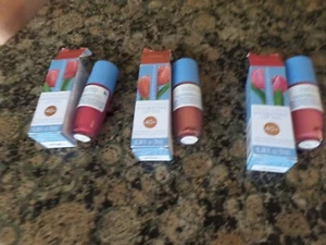 NIB BlOOMEFFECTS  Tulipscreen Lip oil w/ 100% mineral sunscreen SPF 40+, .24 oz. - Picture 1 of 6