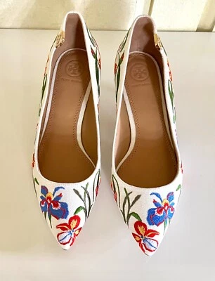 NIB Tory Burch sz 8 Elizabeth painted iris embroidered canvas kitten heel pumps - Image 1 of 4