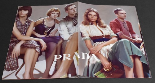 2004 Stampa Pubblico Tacchi Sexy Moda Donna Gambe Lunghe Bionda Prada Gonna Abito Art