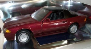 Revell 1/18 Scale - 8801 Mercedes Benz 500 SL-32 Convertible two tone red - Picture 1 of 3