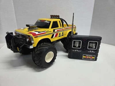 VINTAGE 80s Radio Shack RC 4x4 Off Roader Pickup Truck Yellow 60-4057 - Image 1 of 4