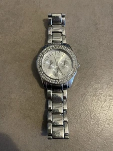 Orologio analogico argentato da polso da donna Guess - Foto 1 di 7