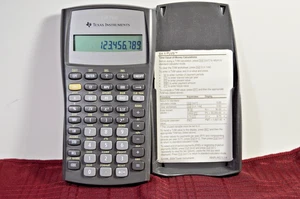 Texas Instruments BA II Plus Finanzrechner mit Deckel - Bild 1 von 2