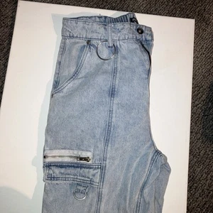 Hot Topic Indigo Denim Side Chain Cargo Jogger Jeans, Size M LN! 90s/Y2K Vibes! - Picture 1 of 12