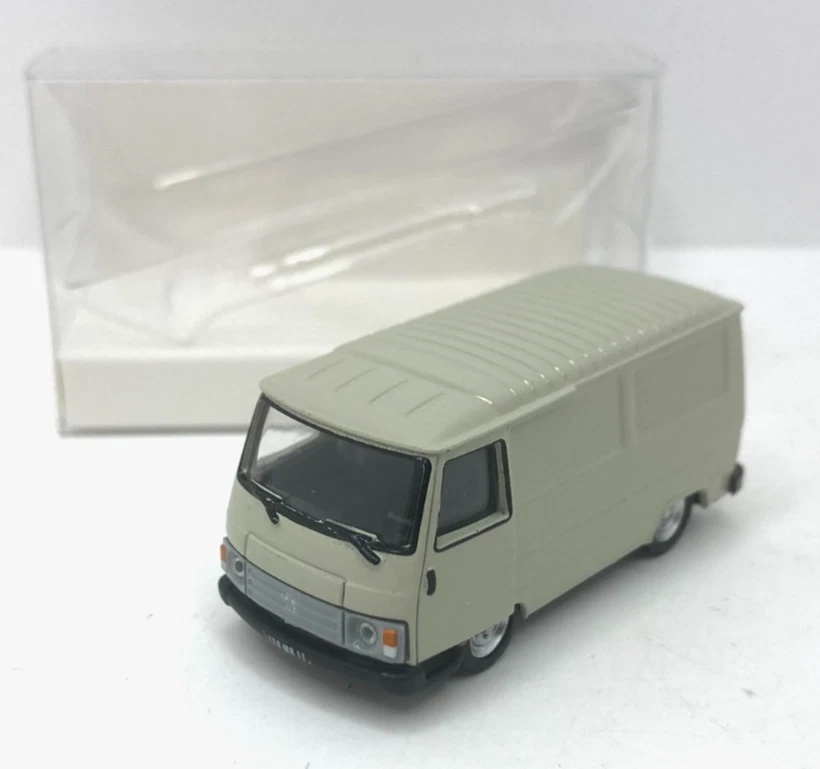 44110 NOREV / 472113 PEUGEOT J9 1981 BEIGE HO 1/87 - Photo 1/1