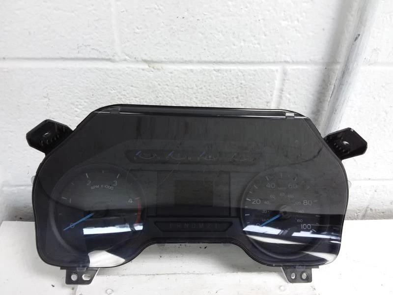 2017 Ford F250 F350 SD 6.7L Speedometer w/Tach Cluster MPH Oem ID HC3T-10849-AEA - Image 1 of 4