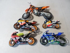LOT OF 5 NEWRAY & Maisto 1:18 Scale Diecast HONDA Moto motorcycle #6 - Picture 1 of 8