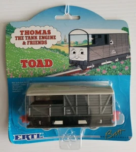 ERTL Thomas the Tank Engine & Friends SAPO Diecast NUEVO EN PAQUETE NUEVO - Imagen 1 de 2
