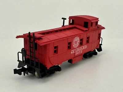 Atlas N Scale Seaboard Airline Caboose #5672  - Image 1 of 4
