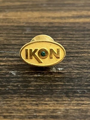 Pin de solapa para IKON Años de servicio tono dorado con piedra verde de colección Foto 1 de 2