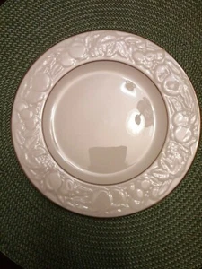 Lenox USA - Fruits of Life - Piatto per insalata da 8 1/8 pollici - Foto 1 di 6