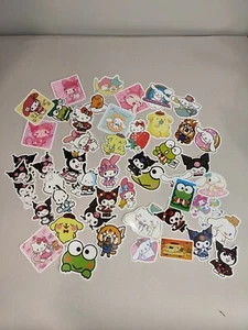 PEGATINAS DE VINILO ~ 50 piezas ~ My Melody Kuromi Hello Kitty Cinnamoroll Gudetama y más - Imagen 1 de 8