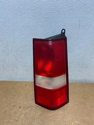 Chevrolet Express 1500 2500 3500 2003 2017 luz trasera pasajero derecho I0877 KC Foto 1 de 4