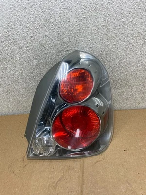 Luz trasera Nissan Altima 2005 a 2006 pasajero derecho lado derecho OEM V1073 DW Foto 1 de 4