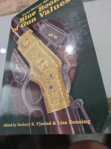 Blue Book Of Gun Values 42nd Edition. - Picture 1 of 3