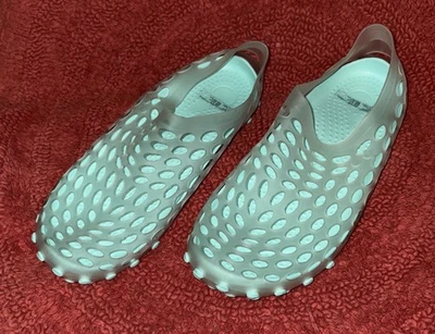 Athletic Works Women's Lightweight Water Shoes, Size 9-10 M, Color Mint - Image 1 of 4