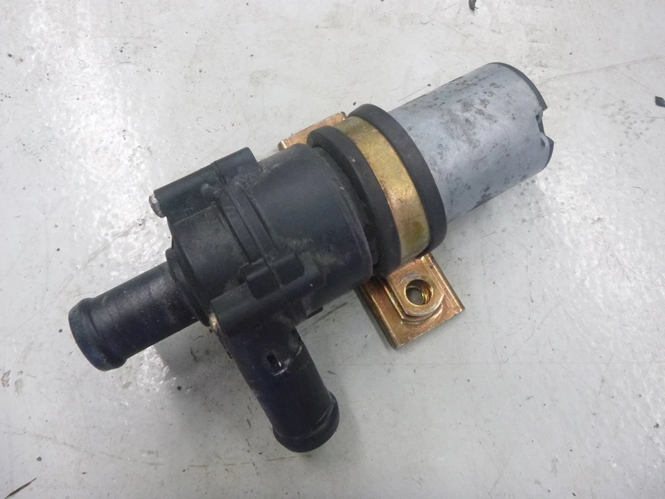 Ferrari 575 575M Maranello AC Air Con Water Recycling Pump Assembly J052 — 第 1/1 张图片