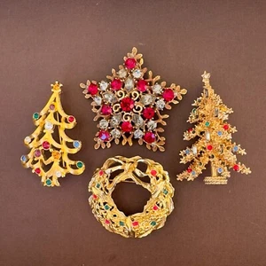 Vintage Weihnachtsbaum Brosche Lot MONET CORO ART signiert WIE BESEHEN Beschreibung lesen - Bild 1 von 24