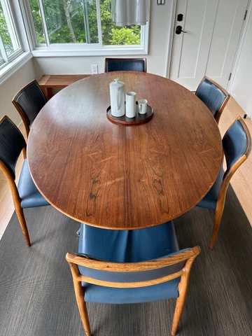 Knoll Oval Desk/Conference Table/Dining Table in East Indian Rosewood, c. 1970 Cover