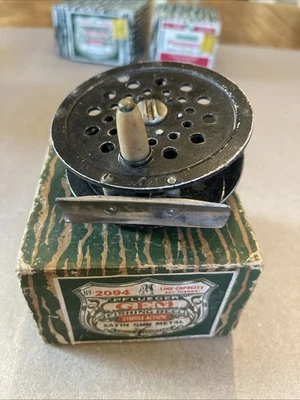 Carrete de mosca antiguo Pflueger GEM #2094 con caja original de colección Foto 1 de 4