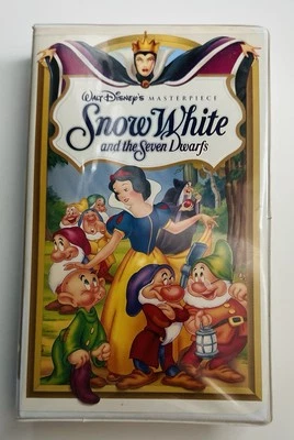 Walt Disney’s Masterpiece Collection Snow White and the Seven Dwarfs VHS - Image 1 of 2