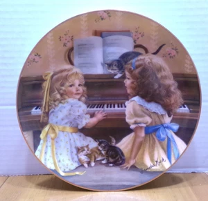 REALLY COOL COLLECTOR PLATE "AFTERNOON RECITAL" SANDRA KUCK - DAYS GONE BY - Picture 1 of 4