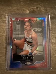 2025 Topps Chrome UFC Rosso e Blu Rifrattore Natalia Cristina da Silva #82 - Foto 1 di 2